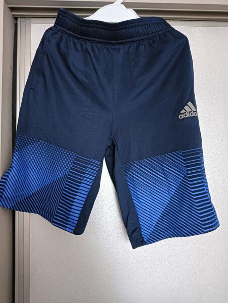 ハーフパンツ 130 ぐらい adidas アディダス サッカー スポーツ ポリエステル 紺 青 水色 ズボン 半ズボン 体操