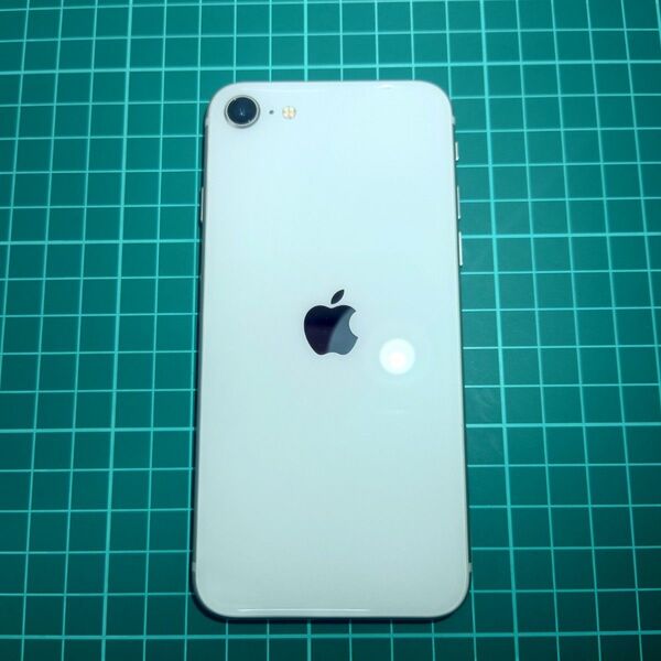 【中古】iPhone SE3 64GB スターライト SIMフリー