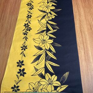 浴衣地 黄色と黒 花柄 ユリと葉