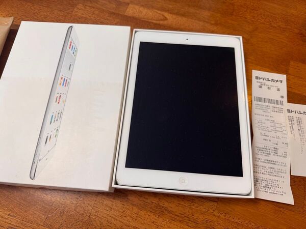 iPad Air Wi-Fiモデル 32GB MD789J/B シルバー 初期化済