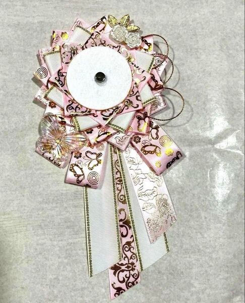 ピンク 痛ロゼット 缶バッジ 金 蝶 花 推し活 推しごと 痛バ ヲタク オタ ヲタ 祭壇 推しグッズ ピンク 桃