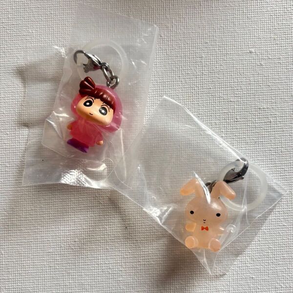 クレヨンしんちゃん めじるしアクセサリー ネネちゃんとなぐられうさぎ めじるしアクセサリー