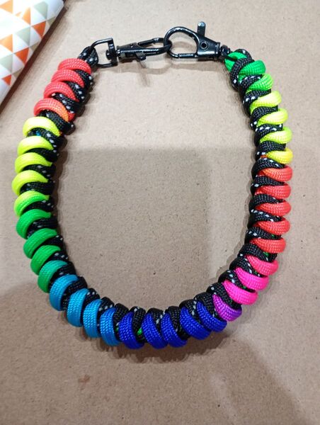 ハンドメイド スマホストラップ パラコード マクラメ ハンドストラップ キーホルダー