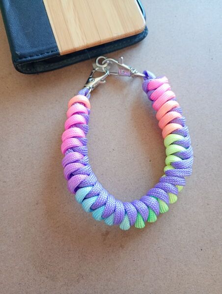 ハンドメイド スマホストラップ パラコード ハンドストラップ マクラメ キーホルダー