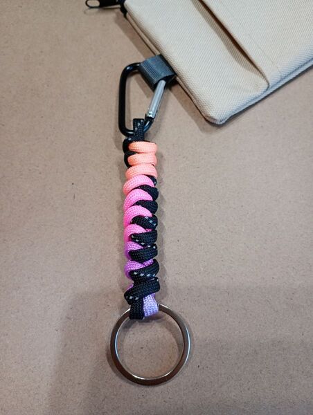 ⑬ハンドメイド アウトドア カラビナ チャーム キーホルダー ストラップ マクラメ