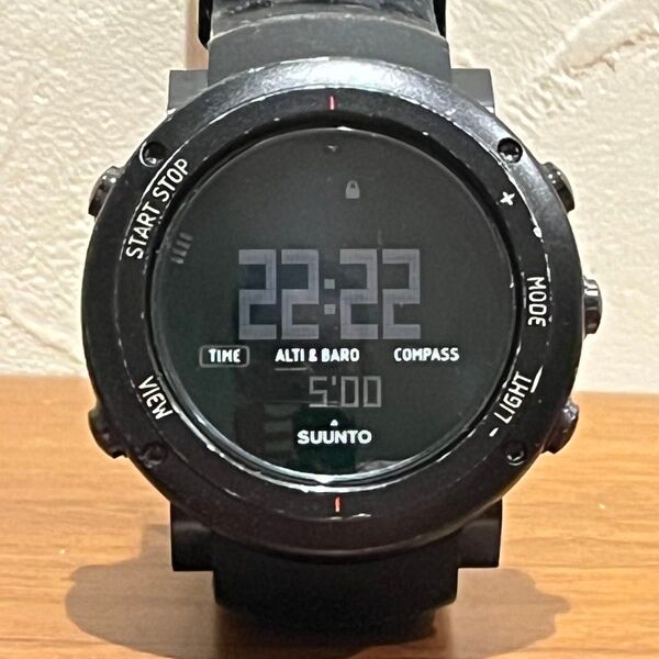 SUUNTO スント Suunto Core Deep Black(コア・ディープブラック)稼働品