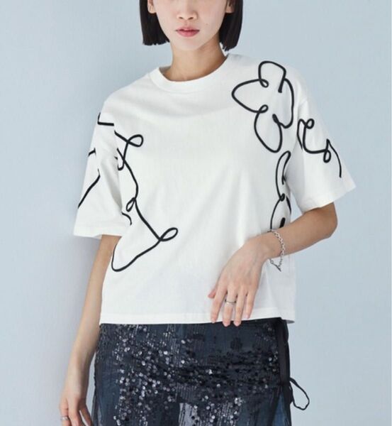 【新品未使用】コードエンブロイダリーショート丈半袖Tシャツ オフホワイト