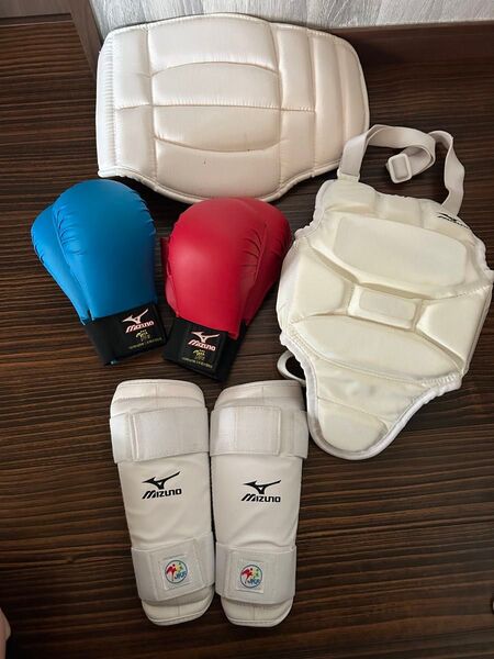 Mizuno 空手防具セット 赤 青 グローブ