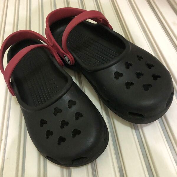 希少!Crocs ディズニー ミッキー サンダル7号(23〜23.5cm位) クロックス