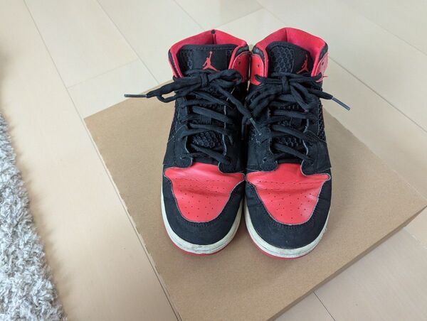 NIKE AIR JORDAN1 MID 24cm