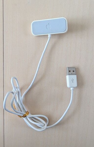 Apple iPod shuffle用Dock アップルアイポッド ホワイト