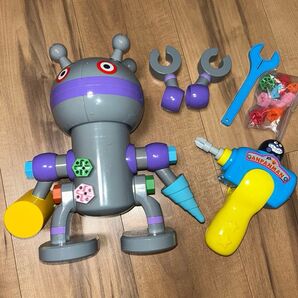 中古 アンパンマン くみたてDIYうごくぞっ!ねじねじだだんだん 収納袋つき