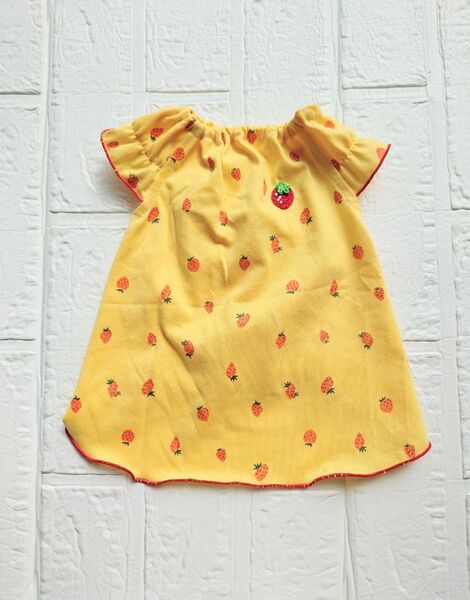 犬服ハンドメイド いちごイエローワンピース M
