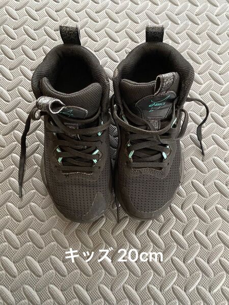 中古 asics アシックス バッシュ NOVA SURGE 3 GS ジュニア バスケットボール ミニバス ノヴァサージ3