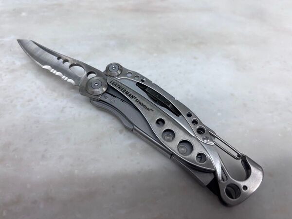 週末セール!Leatherman Skeletool マルチツール