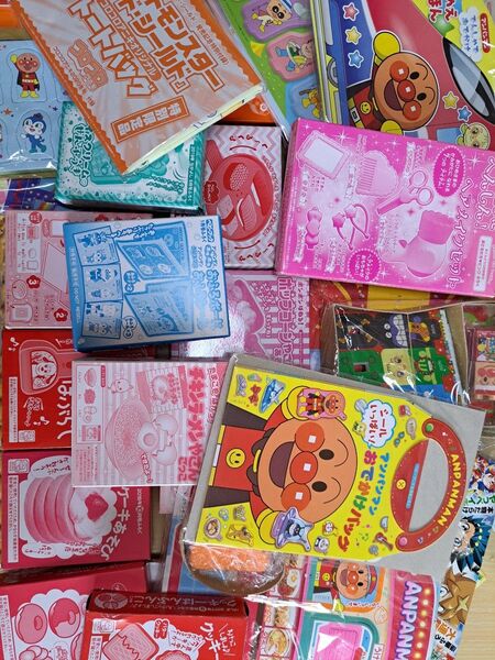 知育玩具 アンパンマンほか グッズ まとめ売り月刊誌付録 30点セット ごほうびに。