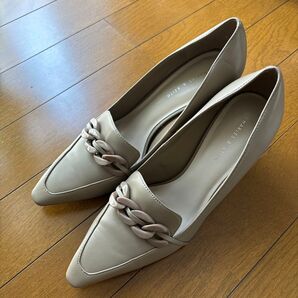 CHARLES & KEITH チェーンローファー ベージュ 38 エンペリッシュド