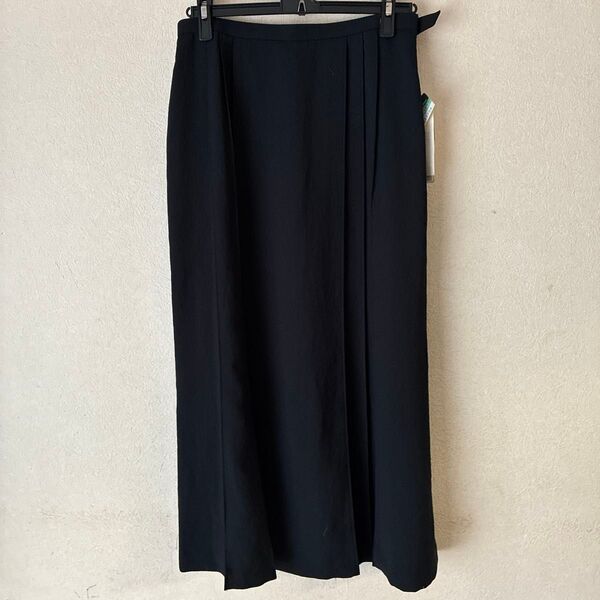 新品タグ付き ロングスカート 黒