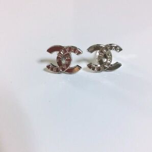 ヴィンテージボタン シャネル シルバーミニピアス