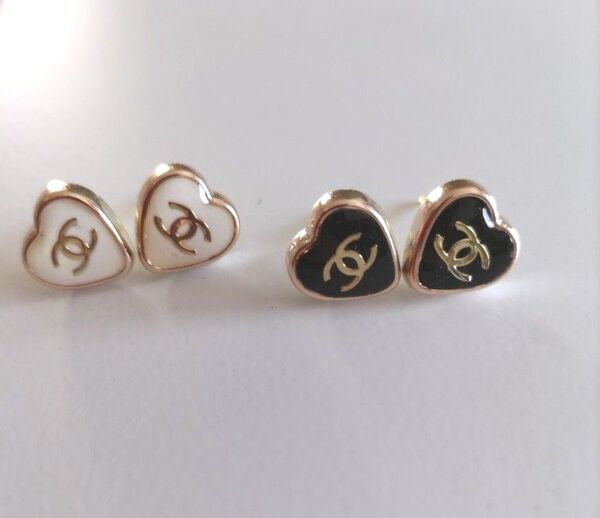 2セット ハートミニピアス ロゴ ピアス
