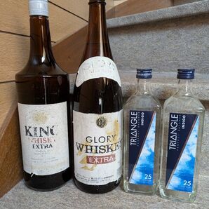 古酒キングウイスキーエクストラ一升瓶、グローリーウイスキーエクストラ一升瓶、焼酎トライアングルインディゴ2本