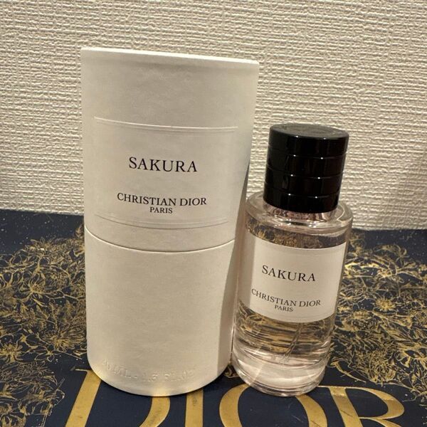 メゾン クリスチャンディオール サクラ オードゥ パルファン香水 40ml
