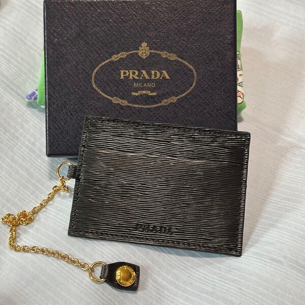PRADA レザー パスケース ブラック ICカードケース 定期入れ