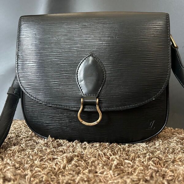 ルイヴィトン LOUIS VUITTON サンクルー ショルダーバッグ 斜め掛け エピ ノワール レザー 黒