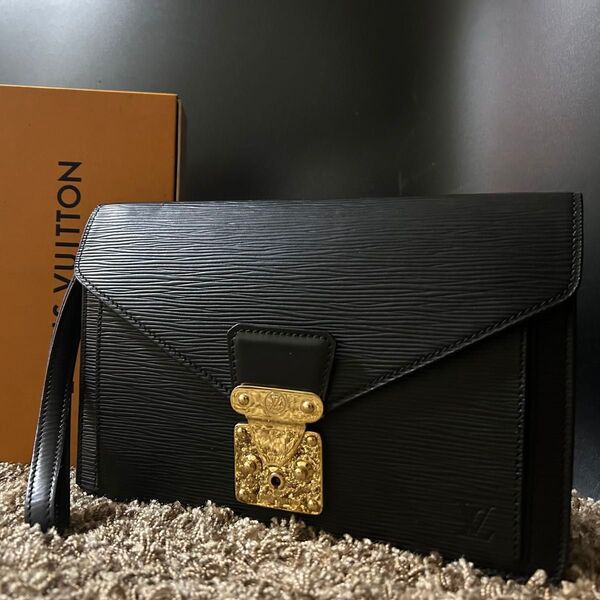 ルイヴィトン セカンドバッグ セリエドラゴンヌ LOUIS VUITTON エピ ノワール 黒 クラッチバッグ レザー