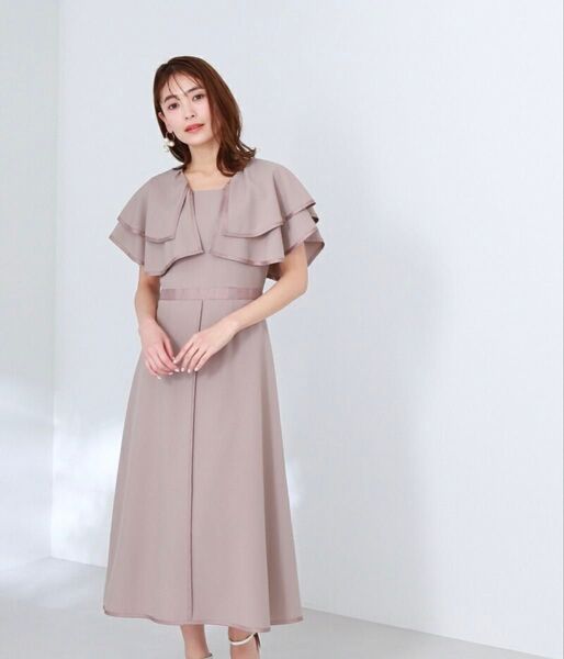 NATURAL BEAUTY BASIC バイカラーラッフルスリーブワンピース