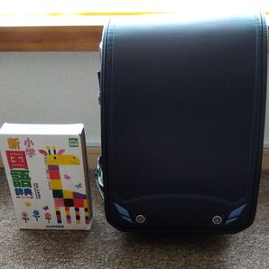 ランドセル クラリーノ瞬ピカッ 黒 ブルーステッチ 箱、未使用カバーあり 国語辞典付き 日本製