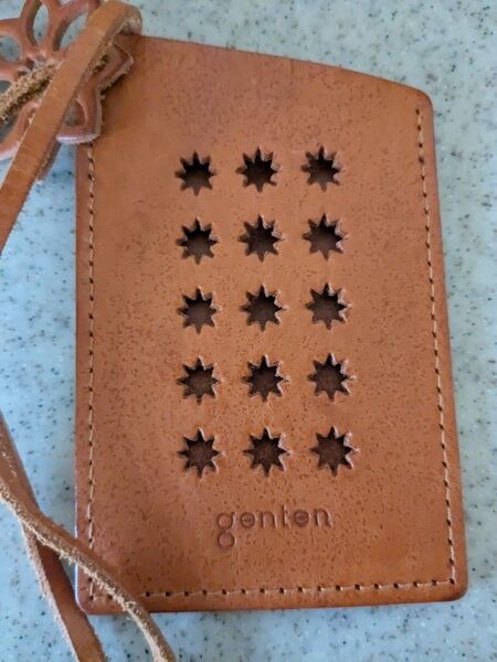 *genten ゲンテン パスケース キャメル*