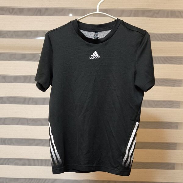 アディダス adidas 半袖Tシャツ 黒 150 ドライウェア インナー