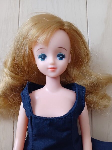 レア リカちゃん 3代目 フレッシュママ 香山織江 ブルーのアイシャドウ タカラ TAKARA 人形 ドール レトロ 当時物