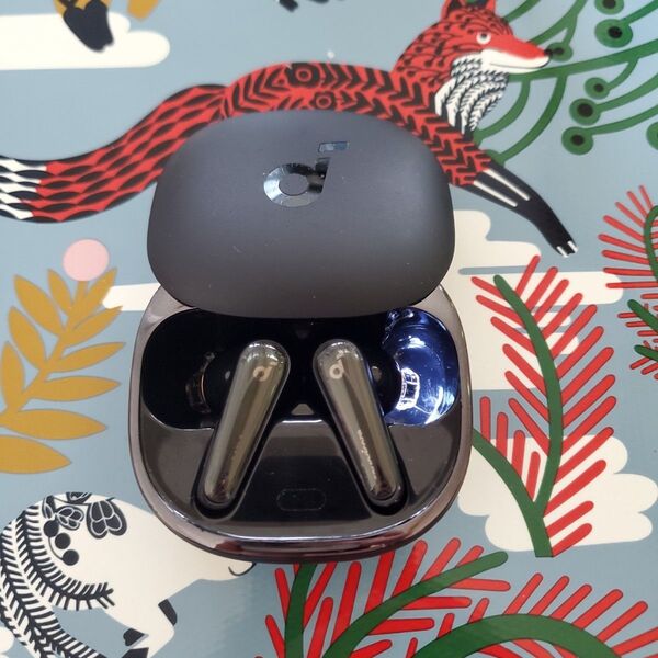anker soundcore liverty4 イヤホン左右とケース 左イヤホンジャンク