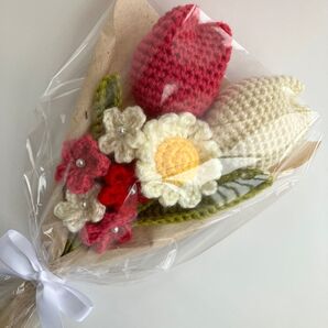 【即購入可】ピンクの毛糸の花束 枯れない花束 チューリップ デイジー ハンドメイド