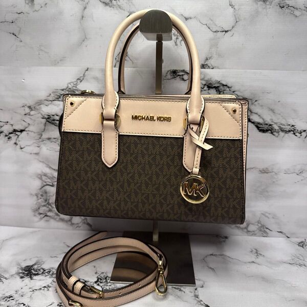 (美品)大人気、マイケルコース、2wayバッグ、人気色、ピンク、総柄、高級感、MICHAEL KORS、ハンドバッグ