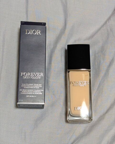 Dior Forever Skin Glow リキッドファンデーション