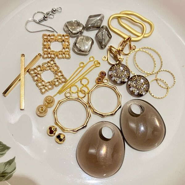 ハンドメイド アクセサリー パーツ まとめ売り ゴールド ブラウン シルバー 綺麗め お得 & ヘアゴム