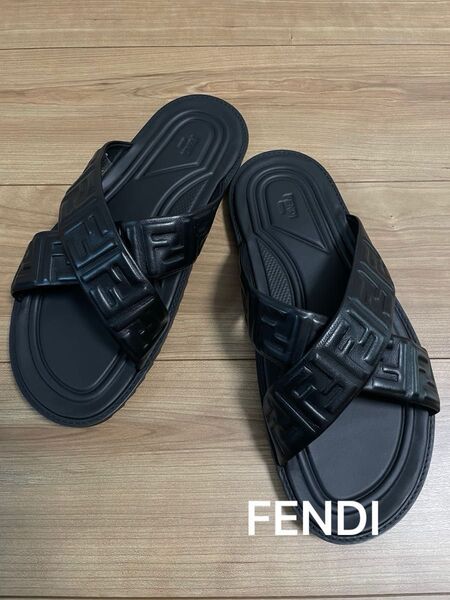 【FENDI】エンボス加工 ズッカ柄 クロスベルト サンダル 27cm