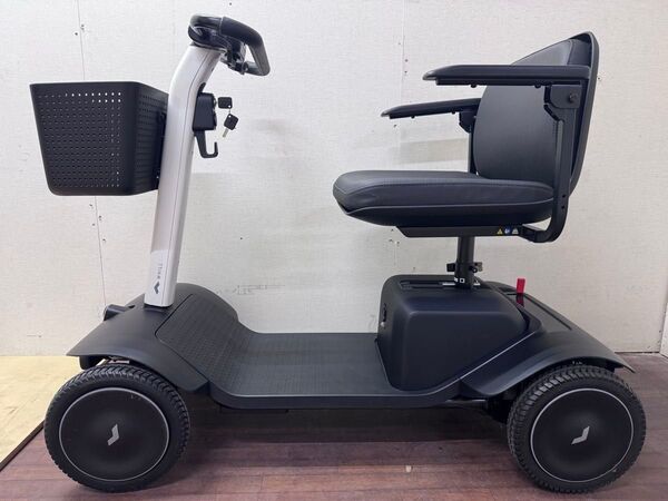 美品 WHILL Model S Series 次世代 電動車椅子 WHILL