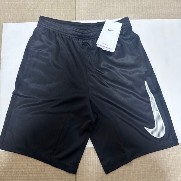 ★新品★ナイキ NIKE キッズ ショートパンツ160㎝