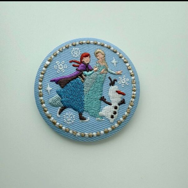 アナと雪の女王 Disney ディズニー キャラクターズ 刺繍缶バッジ