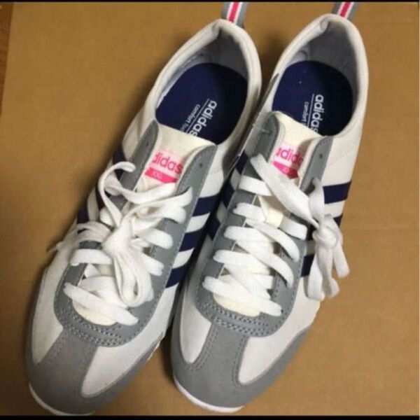 【新品】 室内試着のみ 新品箱なし 25センチ adidas【アディダス】ホワイト 白 (難あり、 訳あり)