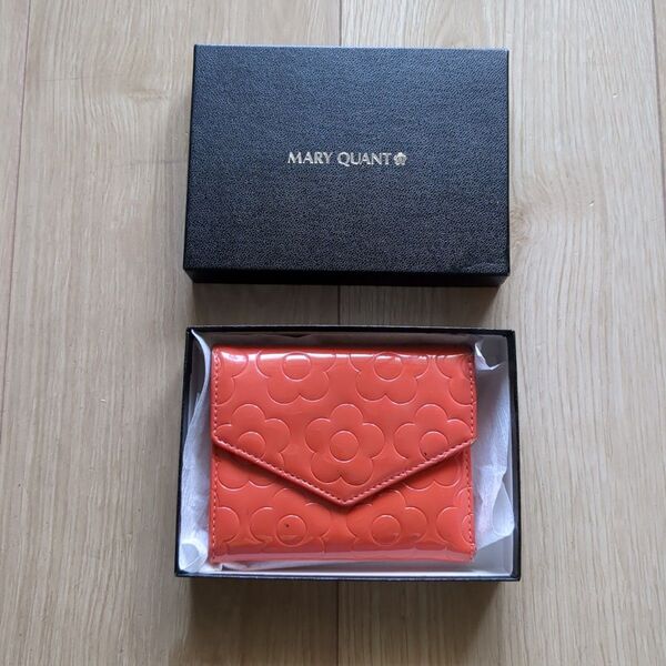 MARY QUANT 二つ折り財布 エナメル デイジー レッド