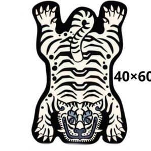 【新品・匿名便】チベタンタイガー風 ラグマット カーペット チベット絨毯風 トラ チベタンラグ チベットラグ