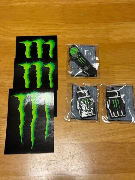 モンスターエナジー ラバーキーホルダー&シール