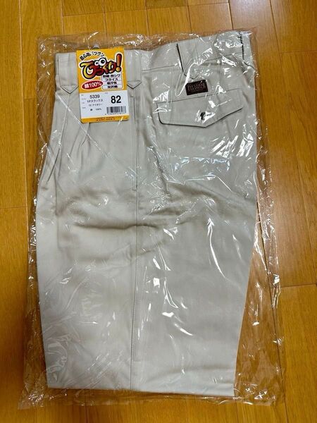 新品未使用 作業着ズボン アイボリー ウエスト82 1枚