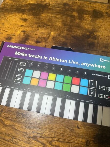 Novation Launchkey Mini MK3 MIDIキーボード