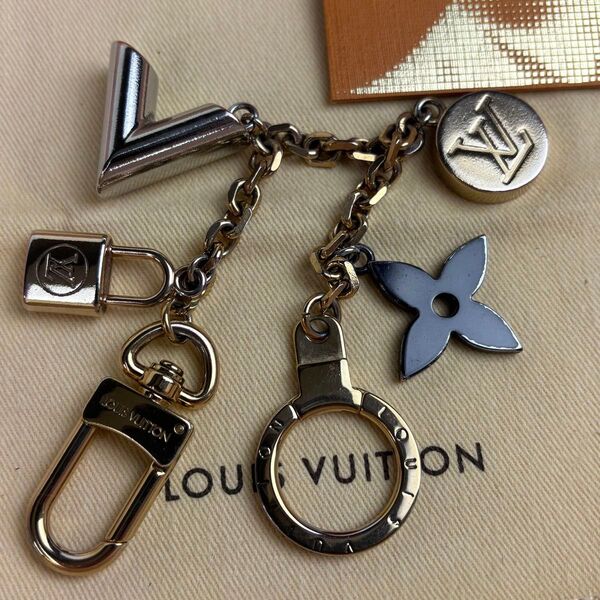 LOUIS VUITTON ルイヴィトン M67379 バッグチャーム チェーン カレイド V キーホルダー ゴールド シルバー
